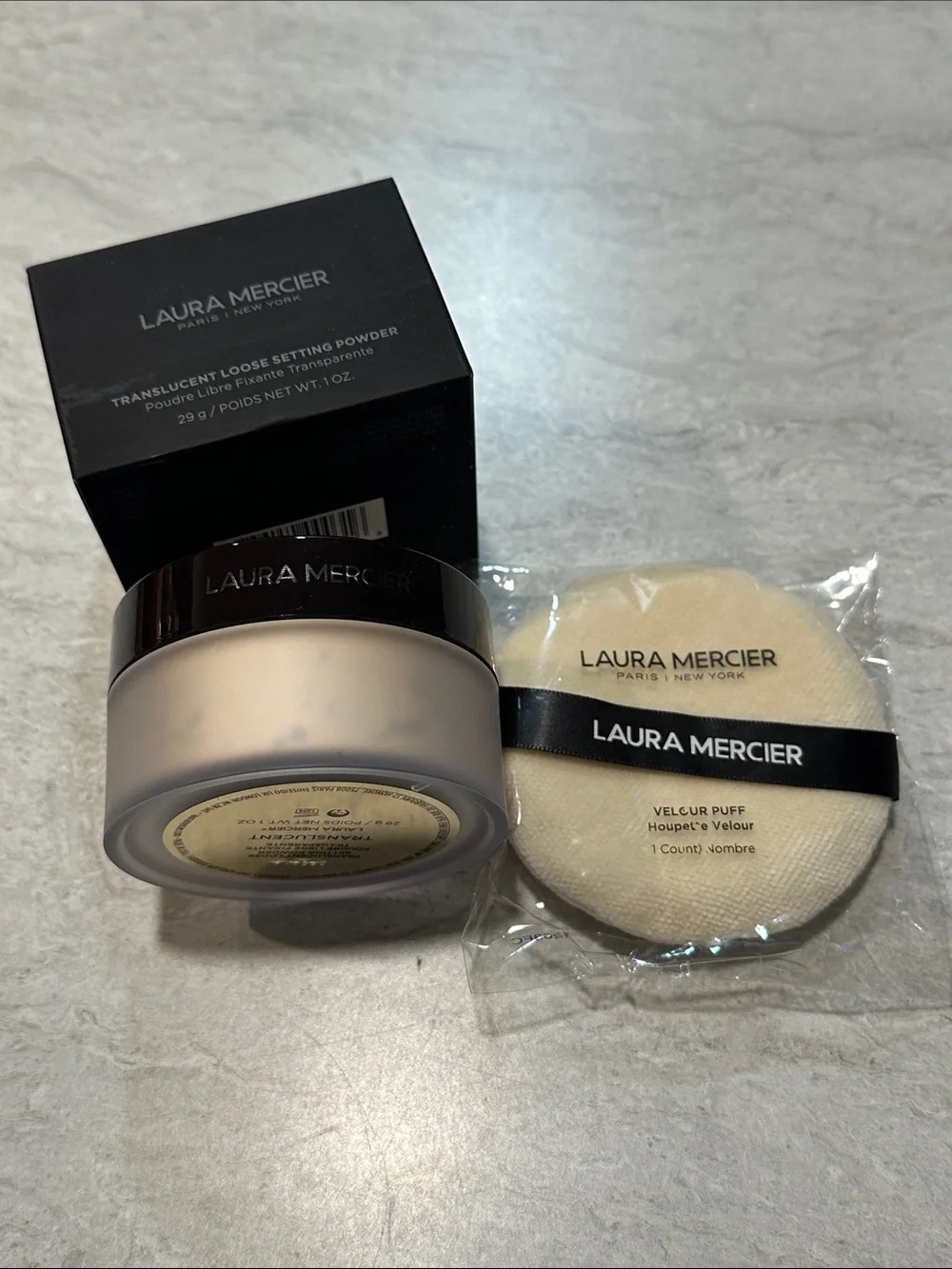 laura mercier Translucent Loose Setting Powder with Cream Velour Puff